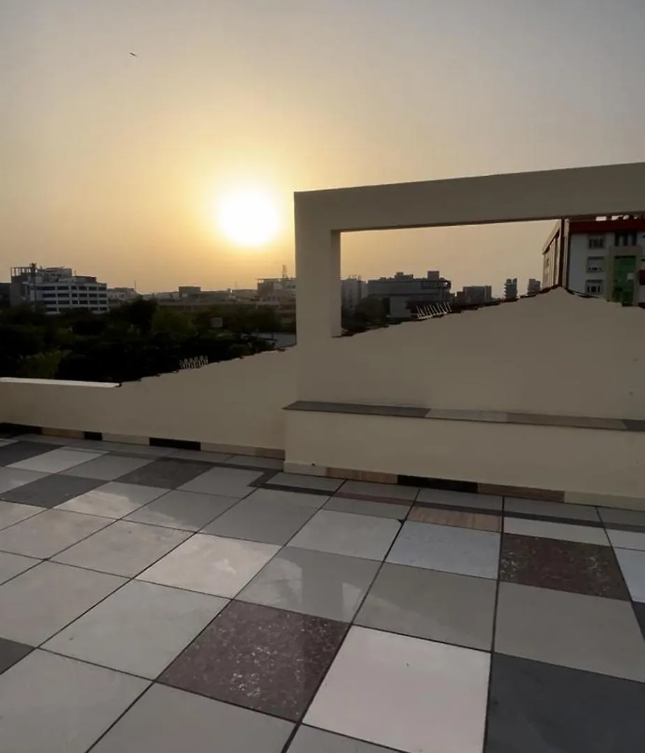 At The Top Gurgaon 0*,  Índia